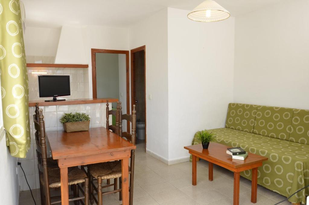 Apartamentos Eugenio la Sabina La Savina  Habitación foto